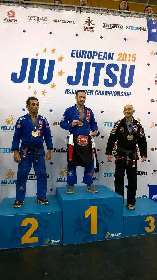 Emmanuel Fernandez sur le podium du championnat d’Europe IBJJF 2015.